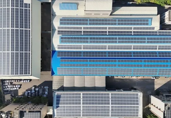 Vier-Unternehmen-Gemeinschaftszertifizierung verbessert Industriedach-PV-Lösungen