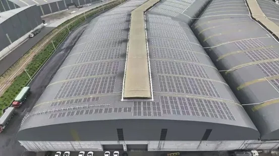 Details zur Installation auf der gekrümmten Oberfläche des sphärischen Raumfachwerks